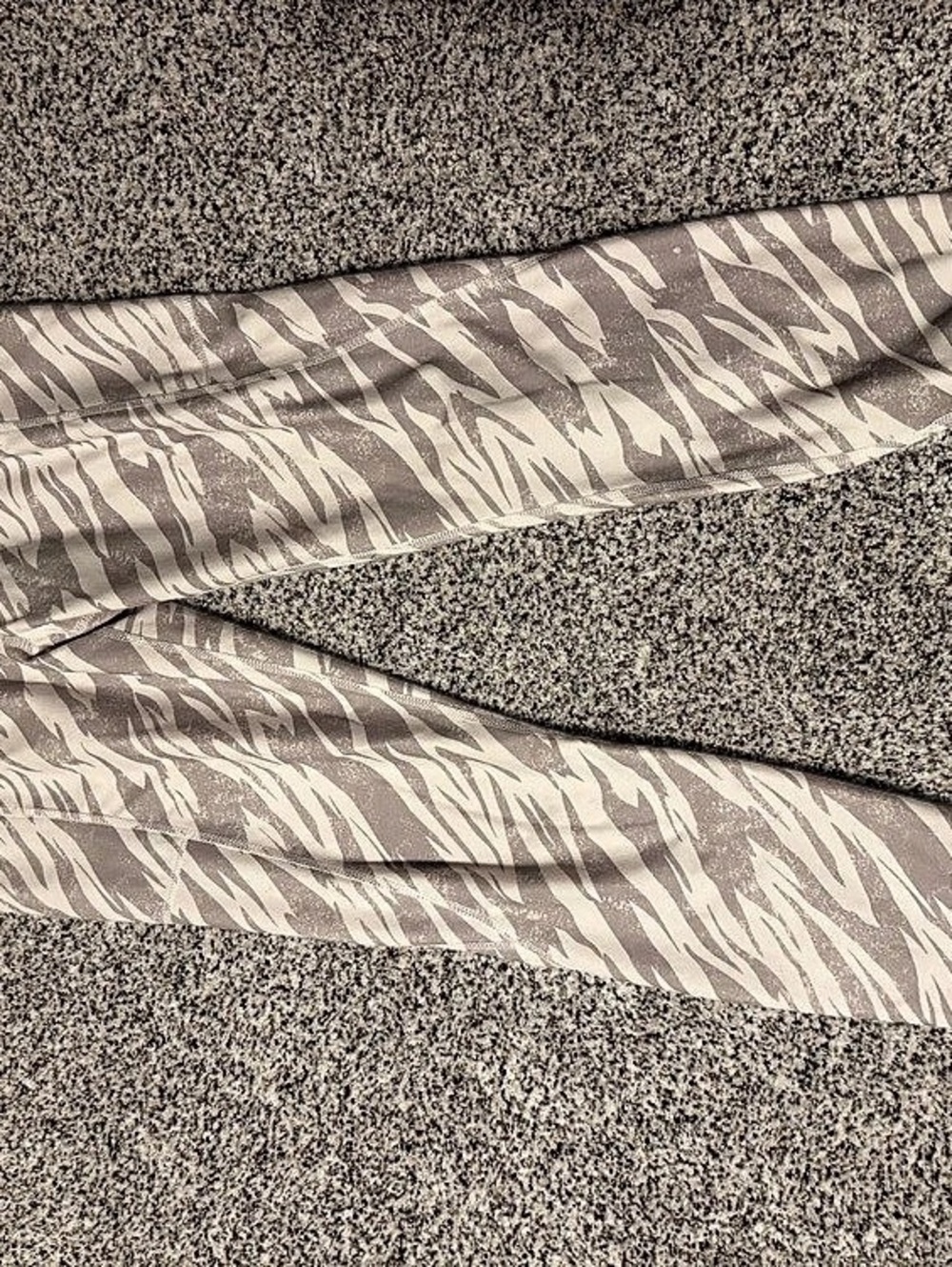 Scorpio Sol Serena Pocket Legging White Zebra Gray & White